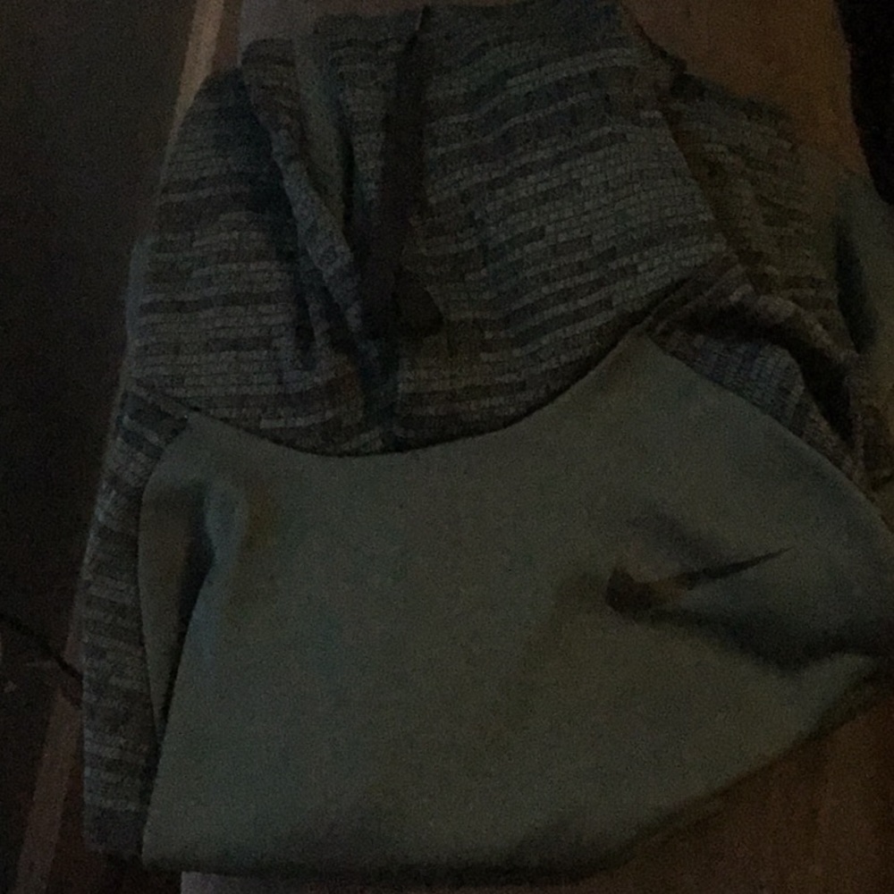 Green Nike sweatshirt!!